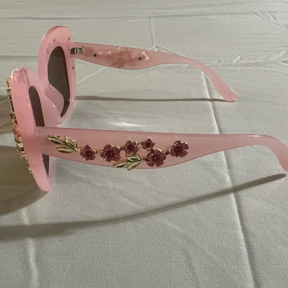 Pink Floral Embellished Sunglasses - Picture 3 of 4